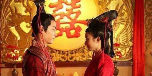 假千金成不了真凤凰,揭秘她如何摆脱命运枷锁，终成真凤凰